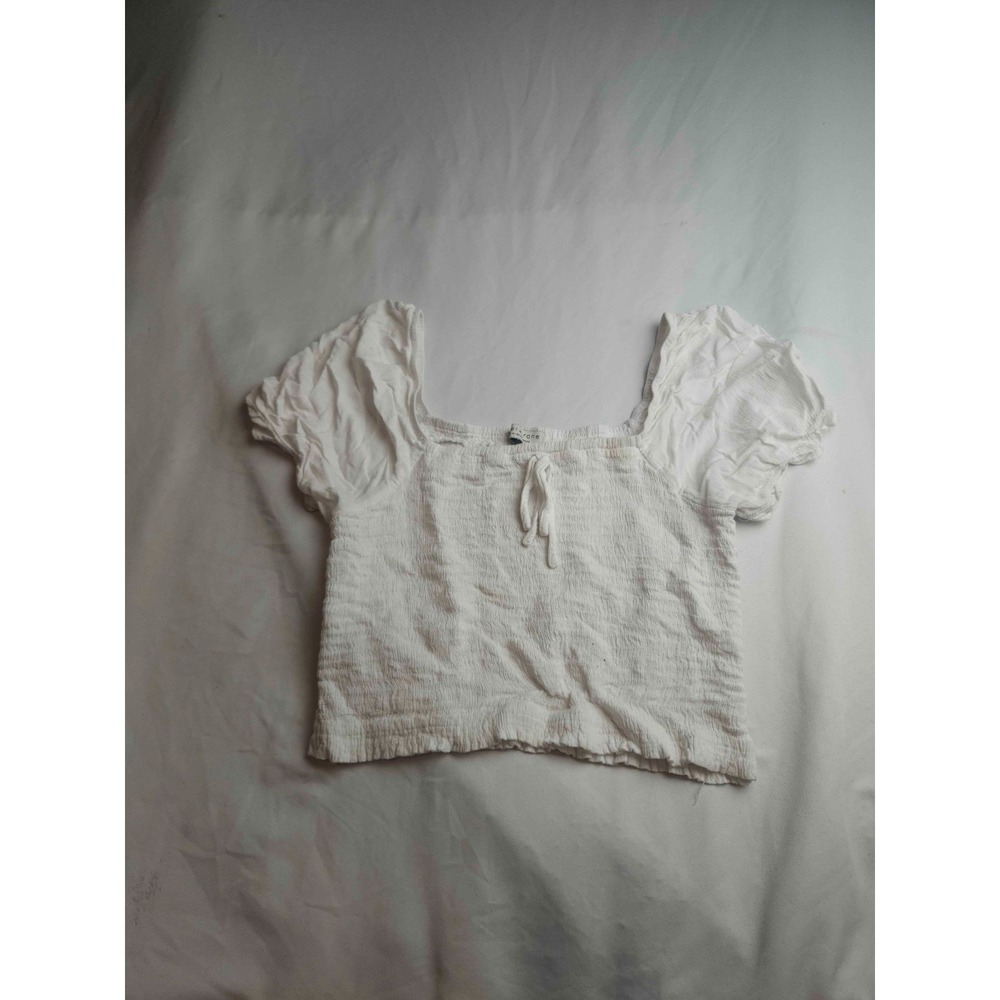 Paper Crane Top Womens Medium White Knit Cropped Smocked Short Sleeve Blouse